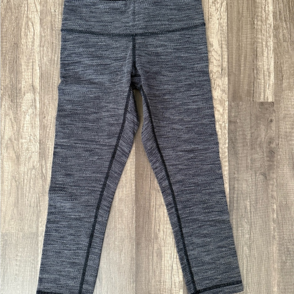 LuluLemon cropped Gray Leggings